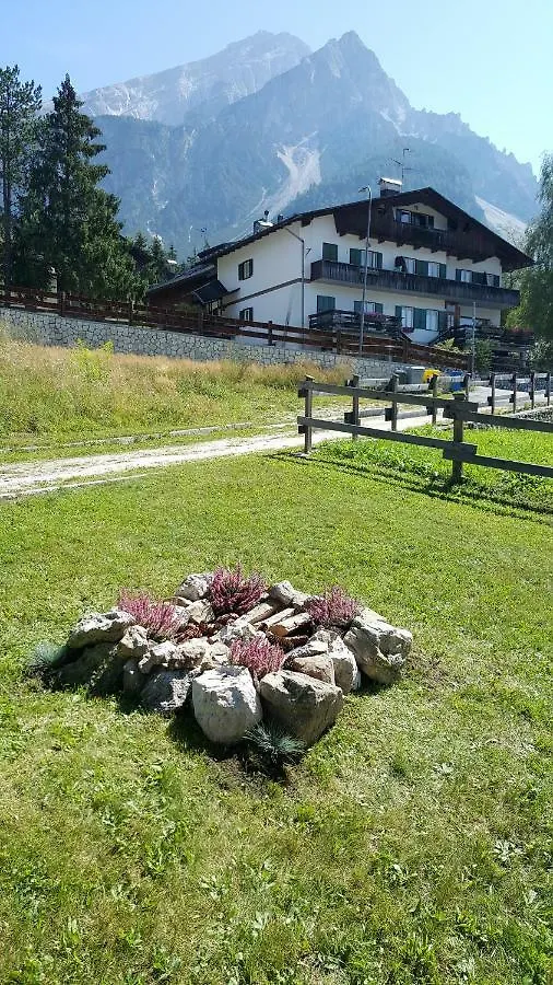 Grazioso Appartamento In Casa Di Montagna A San Vito Di Cadore 0*,