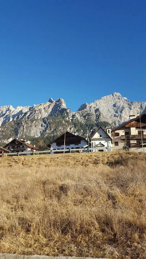 Apartment Grazioso Appartamento In Casa Di Montagna A San Vito Di Cadore